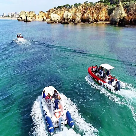 Holiday Home In Albufeira Near Beaches 度假居